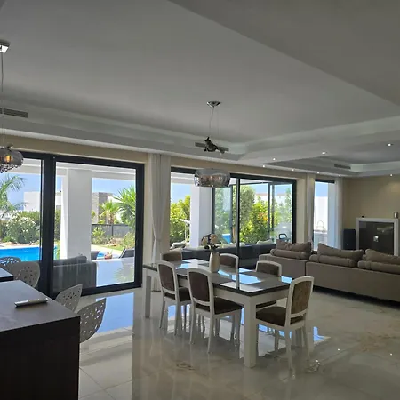 Villa Valeriya Vista Al Mar *